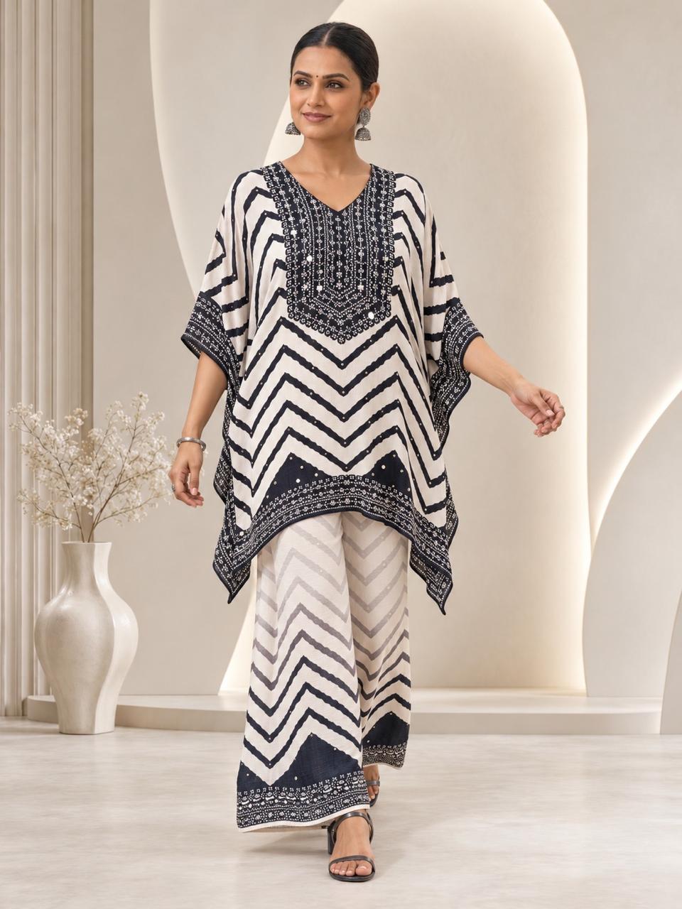 Black & White Kaftan Stes